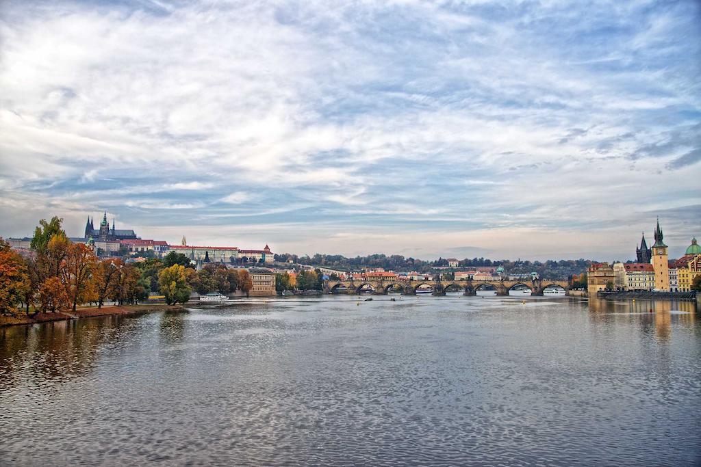 Riverside Apartment Prag Exterior foto
